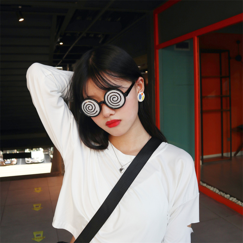 แว่นตาคอสเพลย์ลายเวอร์ติโก แว่ - Cosplay Prop Patterns บทวิจารณ์และราคา